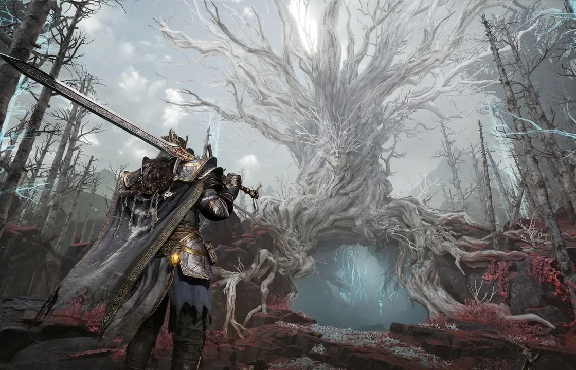 Mistfall Hunter battlefield scene with characters moving through a dark extraction area.